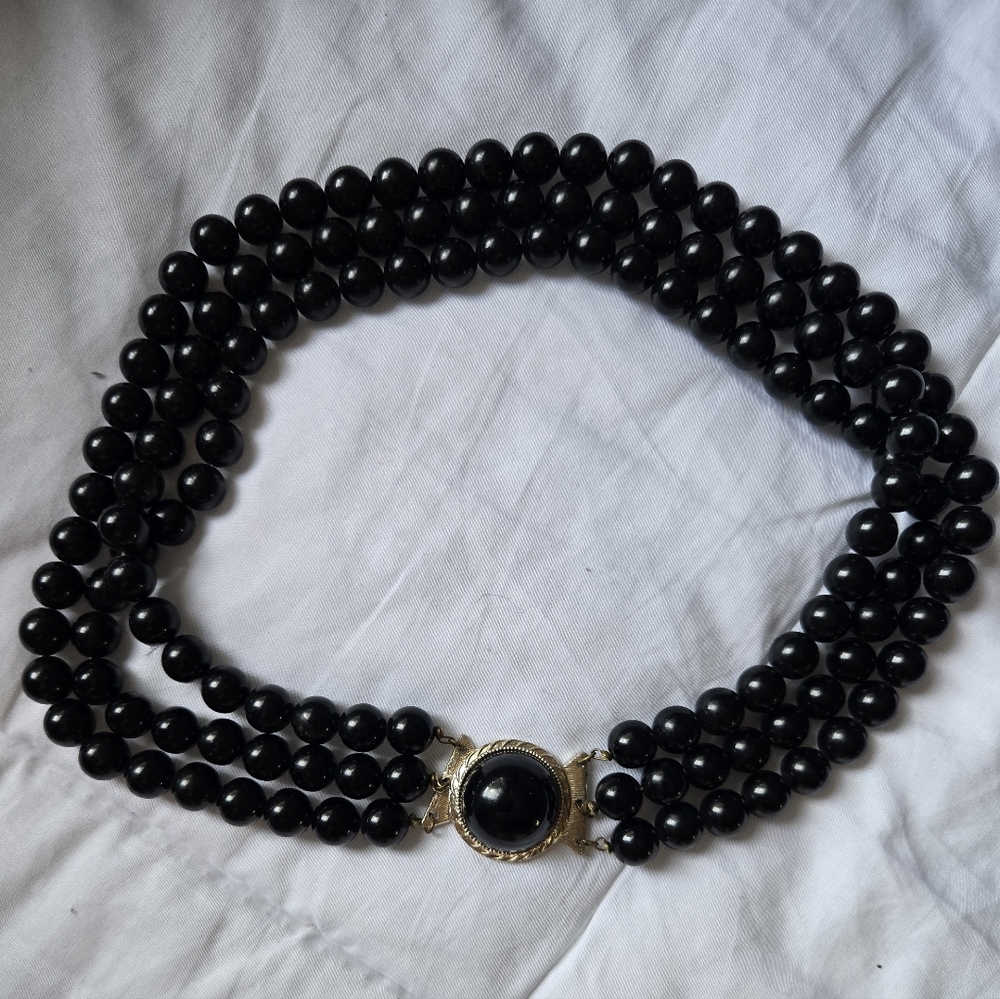 Elegant Black Beaded Necklace